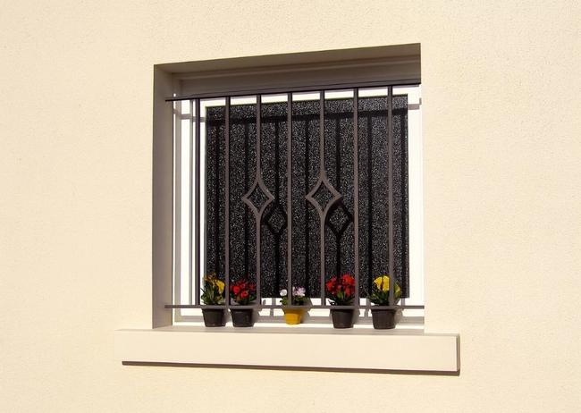 Les grilles de défense, rideaux & grilles métalliques